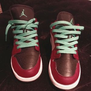 Air Jordan 1 Low SE Dark Beetroot Black Roma Green